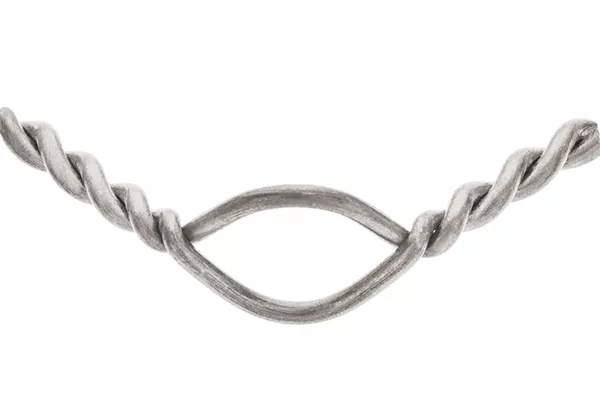 Biopsiemarker vor weißem Hintergrund