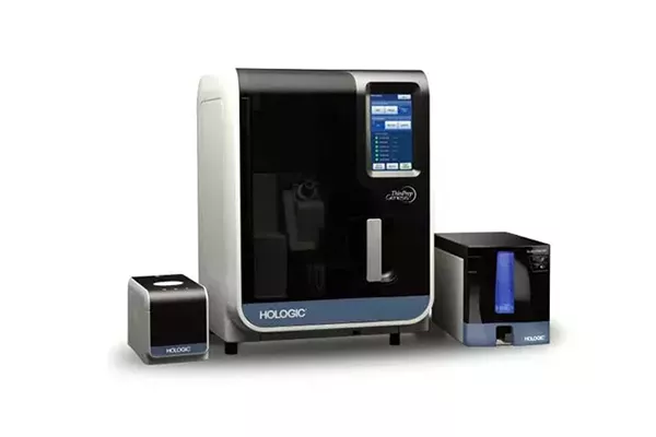 Hologic ThinPrep Genesis Processor vor weißem Hintergrund