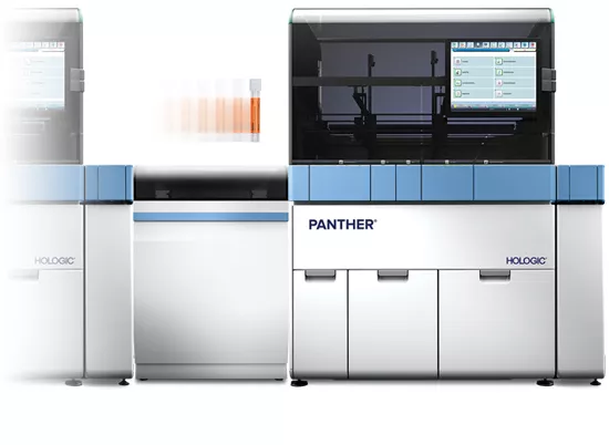 Panther Trax vor weißem Hintergrund